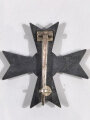Kriegsverdienstkreuz 1. Klasse 1939 ohne Schwertern aus Zink mit Herstellermarkierung L/11 für  " Wilhelm Deumer, Lüdenscheid " Nadel mit Kleberesten