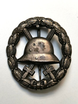 1. Weltkrieg, Verwundetenabzeichen Schwarz durchbrochene Ausführung aus Eisen, getragenes Stück