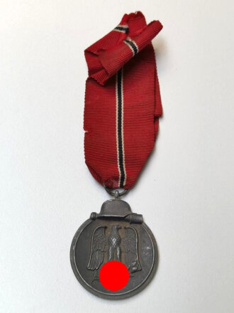 Medaille Winterschlacht im Osten am Band, getragenes...