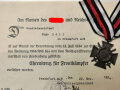 Ehrenkreuz für Frontkämpfer mit Hersteller G1 und Verleihungsurkunde eines Kanzleiassistenten aus Frankfurt a/M
