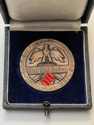 Reichsnährstand München 1937, Blut und Boden, bronzene Siegermedaille " Tabak "im Etui, Durchmesser 37 mm, sehr guter Zustand