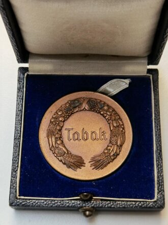 Reichsnährstand Leipzig 1939, Blut und Boden, Bronzene Siegermedaille " Tabak " im Etui, Durchmesser 37 mm, sehr guter Zustand