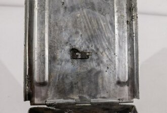 Batteriekasten für Kleinfunksprecher d ( Dorette ) der Wehrmacht.  Restaurierter Boden- oder Wasserfund, die Anschlussleiste ist eine neuzeitliche REPRODUKTION