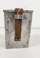 Batteriekasten für Kleinfunksprecher d ( Dorette ) der Wehrmacht.  Restaurierter Boden- oder Wasserfund, die Anschlussleiste ist eine neuzeitliche REPRODUKTION