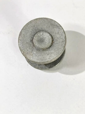 Metallbeschlag Wehrmacht zum befestigen des Endstück am Koppeltragegestell, Eisen lackiert. Sie erhalten ein ( 1 ) Stück