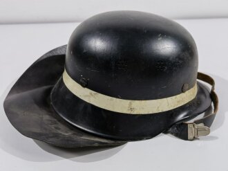 Deutschland nach 1945, Stahlhelm Feuerwehr " Forst" Originallack