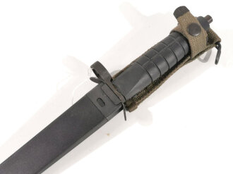 Seitengewehr mit schwarzer  Kunststoffscheide für...