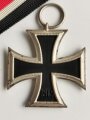 Eisernes Kreuz 2. Klasse 1939 " Schinkelform " wird dem Hersteller 3 für Wilhelm Deumer, Lüdenscheid zugeordnet, Hakenkreuz voller Schwärzung, im schönen frostigen Mintzustand