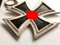 Eisernes Kreuz 2. Klasse 1939 mit Hersteller 100 im Bandring für " Rudolf Wächtler & Lange, Mittweida ", Hakenkreuz mit voller Schwärzung, schöner frostiger Zustand