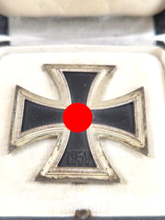 Eisernes Kreuz 1. Klasse 1939 mit Hersteller " 100...