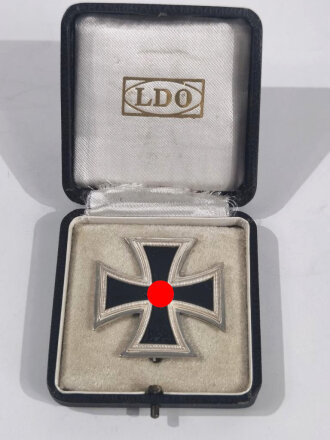 Eisernes Kreuz 1. Klasse 1939 mit Hersteller " L/11...