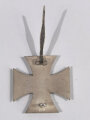 Eisernes Kreuz 1. Klasse 1939 mit Hersteller " L/11 " auf der Rückseite für " Wilhelm Deumer, Lüdenscheid " im LDO Verleihungsetui, Hakenkreuz mit voller Schwärzung