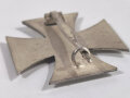 Eisernes Kreuz 1. Klasse 1939 mit Hersteller " L/11 " auf der Rückseite für " Wilhelm Deumer, Lüdenscheid " im LDO Verleihungsetui, Hakenkreuz mit voller Schwärzung