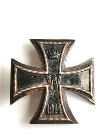 Eisernes Kreuz 1. Klasse 1914, Rückseitig mit " 800 " Silber gestempelt, leicht gewölbt, in gutem Zustand