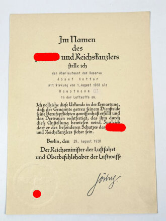Luftwaffe, Beförderungsurkunde eines Oberleutnant der Reserve zum Hauptmann ( E ) , mit gedruckter Unterschift von Hermann Göring, Größe 36 x 26 cm, Umschlag mit leichten Schäden