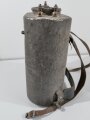Rückentragebehälter für Verpflegung der Wehrmacht. Aluminium, datiert 1940. Meiner meinung nach unrichtige aber funktionale Trageriemen, mit dem seltenen Abstandshalter