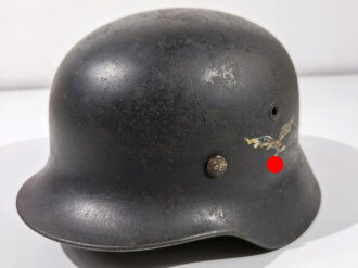 Luftwaffe, Stahlhelm Modell 1940. Originallack, das Innenfutter original verbaut. , Hersteller Quist 66. Der Adler sicherlich neuzeitlich aufgebracht