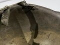 U.S. Stahlhelmglocke aus der Zeit des 2.Weltkrieg ( Front seam) Während der weiternutzung mehrfach überlackiert und mit neuerem Kinnriemen versehen