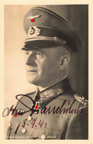 Generalfeldmarschall von Brauchitsch, eigenhändige Unterschrift von 1941 auf Hoffmann Postkarte