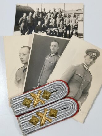 Heer, Paar Schulterstücke für einen Waffenoffizier der Artillerie, dazu 4 Fotos in Postkartengröße des Trägers