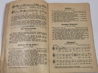 "Frisch gesungen im neuen Deutschland" Vaterslands- und Marschlieder für die deutsche Schuljugend, datiert 1934, 47 Seiten, fleckig