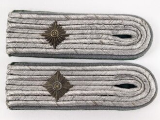 Luftwaffe, Paar Schulterklappen für einen Beamten im gehobenen Dienst, leichte Mottenschäden