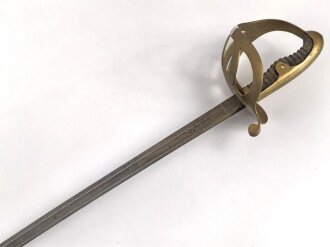 Hessen, Säbel eines Angehörigen im Husaren Regiment No. 13. Beidseitig geätzte Klinge , Golden angemaltes Gefäß, Scheide fehlt