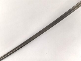 Hessen, Säbel eines Angehörigen im Husaren Regiment No. 13. Beidseitig geätzte Klinge , Golden angemaltes Gefäß, Scheide fehlt