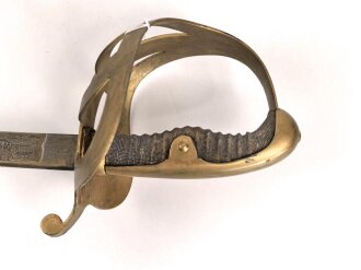 Hessen, Säbel eines Angehörigen im Husaren Regiment No. 13. Beidseitig geätzte Klinge , Golden angemaltes Gefäß, Scheide fehlt