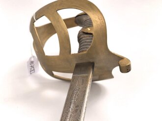 Hessen, Säbel eines Angehörigen im Husaren Regiment No. 13. Beidseitig geätzte Klinge , Golden angemaltes Gefäß, Scheide fehlt