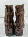 Paar Überschuhe für die Winterfront, wurden über den normalen Stiefeln z.B. auf Wache getragen. Ungetragenes Paar, datiert 1941