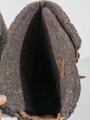 Paar Überschuhe für die Winterfront, wurden über den normalen Stiefeln z.B. auf Wache getragen. Ungetragenes Paar in ungewöhnlicher Ausführung