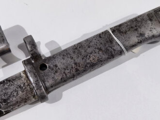 1.Weltkrieg, Ersatzseitengewehr mit Scheide ,Stahlgriff, Klinge ohne Hohlbahn mit zweischneidiger Spitze  ,Gesamtlänge 46 cm, Gewicht 0,727 kg, gereinigtes Stück