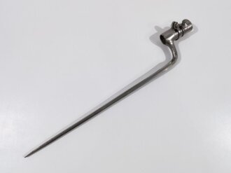 Frankreich, Tüllenbajonett Typ 1777, dreikantige Klinge, gebrochener Gang mit Sperring, Gesamtlänge 44cm, Tülleninnendurchmesser 22mm,Tüllenlänge 7 cm, ungereinigt