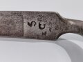 Frankreich, Tüllenbajonett Typ 1777, dreikantige Klinge, gebrochener Gang mit Sperring, Tülle am Ansatz gebrochen, Gesamtlänge 43 cm,Tülleninnendurchmesser ca 22 mm, Tüllenlänge 6,2 cm, Markierung auf Klinge, ungereinigt