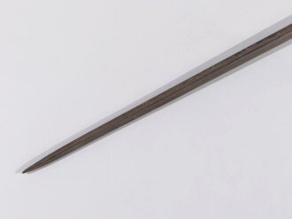 Frankreich, Tüllenbajonett Typ 1777, dreikantige Klinge, gebrochener Gang mit Sperring, Gesamtlänge 44,6 cm,Tülleninnendurchmesser ca 22 mm,Tüllenlänge 6,2 cm, Markierung auf Klinge, ungereinigt