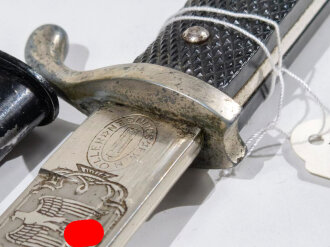 Extraseitengewehr KS98 für einen Angehörigen des Heeres mit geätzter Klinge von Höller Solingen. Ungereinigtes Stück in gutem Gesamtzustand
