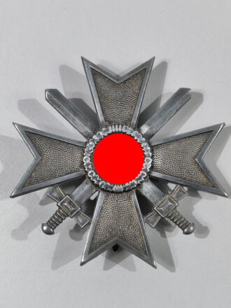 Kriegsverdienstkreuz 1. Klasse mit Schwertern, Hersteller 4 in der Nadel für "Steinhauer & Lück, Lüdenscheid"