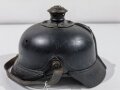 Umbau einer Pickelhaube für Mannschaften als Feuerwehrhaube