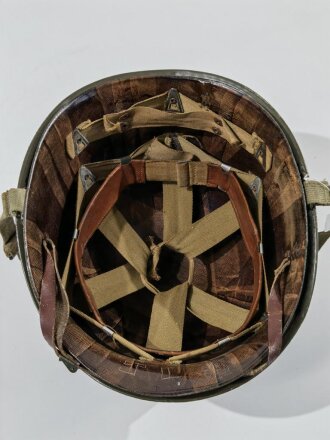 U.S. 2. Weltkrieg, Stahlhelm Rot Kreuz. Originaler Helm und Innenhelm , Schweißband französisch Nachkrieg. Komplett neuzeitlich lackiert. Guter Ersatz für einen nicht zu beschaffenden Helm