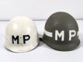 U.S. 2. Weltkrieg, Stahlhelm "MP" Militärpolizei. Originaler Helm und Innenhelm , komplett neuzeitlich lackiert. Guter Ersatz für einen nicht zu beschaffenden Helm