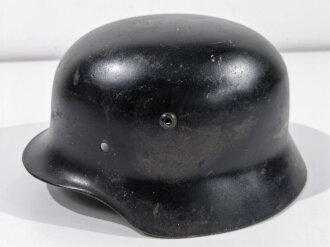 Stahlhelmglocke Wehrmacht ? Modell 1940. Schwarz lackiertes Stück, ausser einer niedrigen Lot nummer keine erkennbaren Stempel. Glockengrösse 64