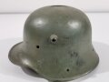 1.Weltkrieg Stahlhelm, Umbau als Opferstock, sieht man immer mal auf Fotos in Kirchen . Mit passendem Schlüssel