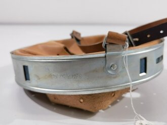 REPRODUKTION Stahlhelm Innenfutter Wehrmacht für Glockengrösse 66. Einfache Anfertigung, Einzelstück aus Sammlungsauflösung, der Kinnriemen ist inklusive