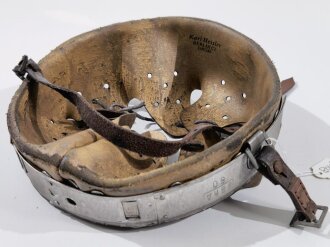 REPRODUKTION Stahlhelm Innenfutter Wehrmacht für Glockengrösse 68. Auf alt gemachte Anfertigung, Einzelstück aus Sammlungsauflösung, der Kinnriemen ist inklusive