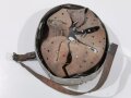 REPRODUKTION Stahlhelm Innenfutter Wehrmacht für Glockengrösse 68. Auf alt gemachte Anfertigung, Einzelstück aus Sammlungsauflösung, der Kinnriemen ist inklusive