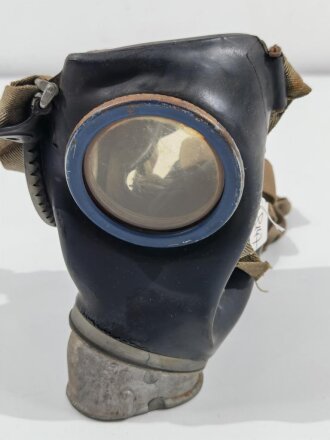 Gasmaske Wehrmacht. Schwarzes, weiches Gummi, datiert 1944