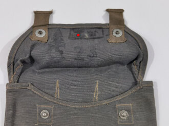 Blaue Tasche für eine Gasplane der Wehrmacht,  getragenes Stück