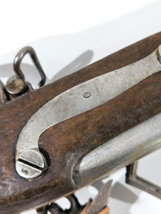 Frankreich, Steinschlossgewehr  ähnlich Typ 1816/21 ,Kaliber 17,6 mm, Gesamtlänge 137 cm, Gewicht 3,96 kg, Laufmarkierung ELG ,Schloßmarkierung Modell  Royal St.Etienne schlecht lesbar, alle Metallteile gemarkt, eventuell für einen deutschen Kleinstaat ,