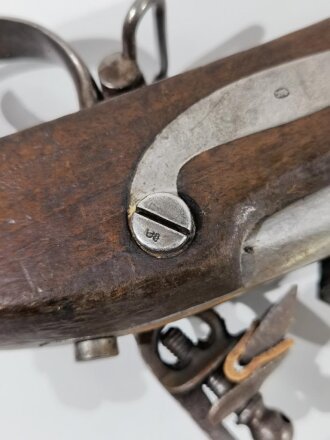 Frankreich, Steinschlossgewehr  ähnlich Typ 1816/21 ,Kaliber 17,6 mm, Gesamtlänge 137 cm, Gewicht 3,96 kg, Laufmarkierung ELG ,Schloßmarkierung Modell  Royal St.Etienne schlecht lesbar, alle Metallteile gemarkt, eventuell für einen deutschen Kleinstaat ,